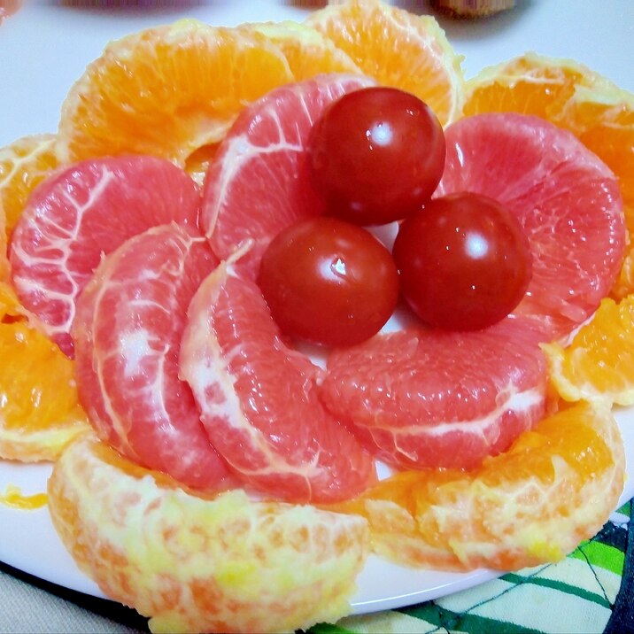 ピンクグレープフルーツ&せとか&ミニトマトのサラダ